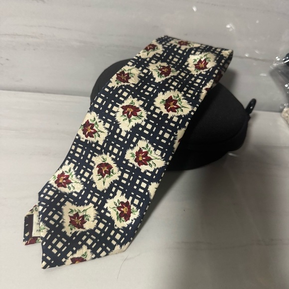 blue and Cream Silk floral Tie - Picture 1 of 3